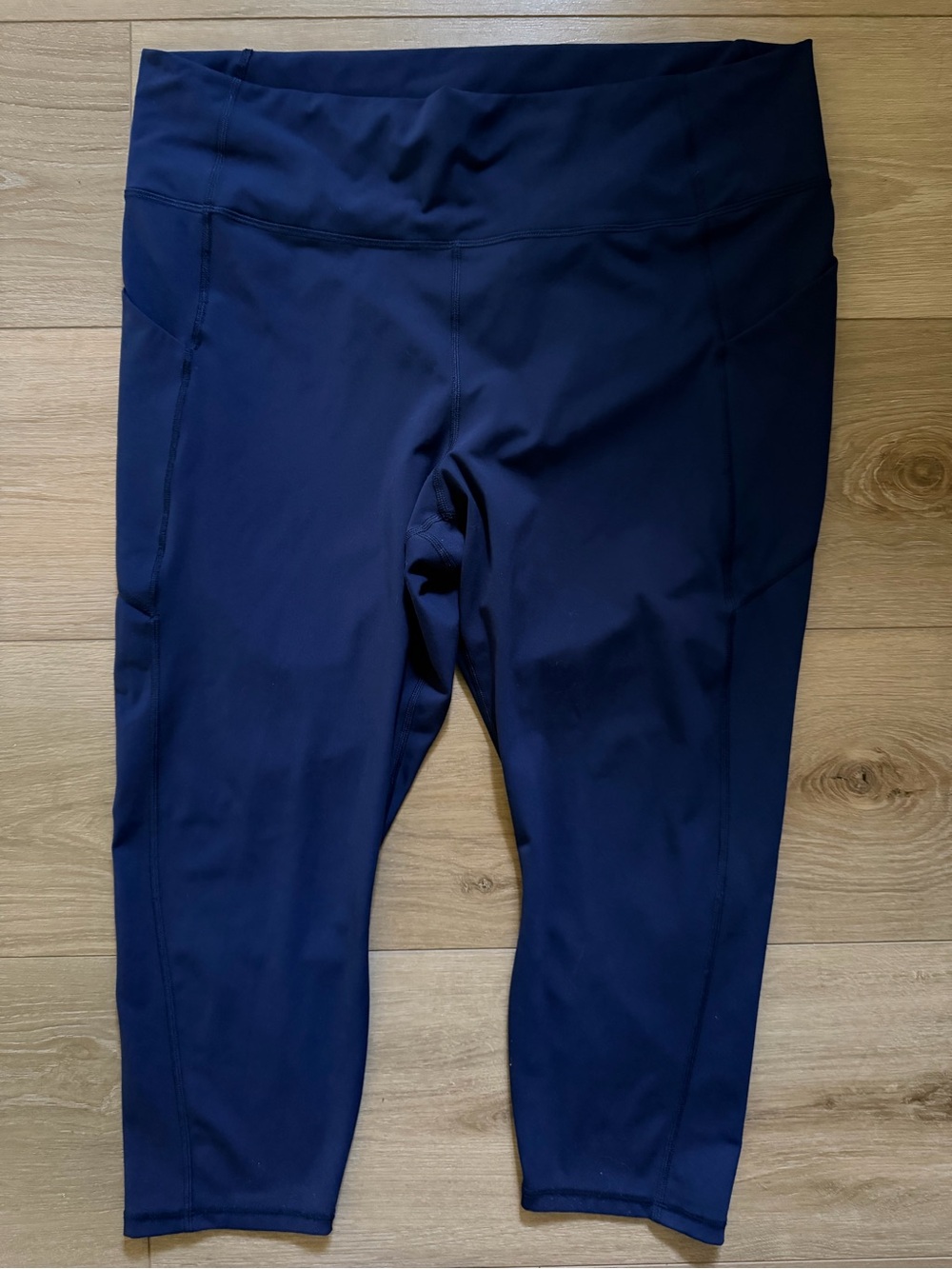 FABLETICS Oasis PureLuxe High Waisted Capri EUC